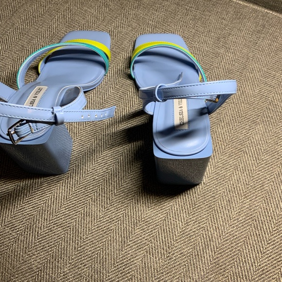 Chelsea & Violet, Holli Patent Color Block New without Tag - Picture 5 of 8